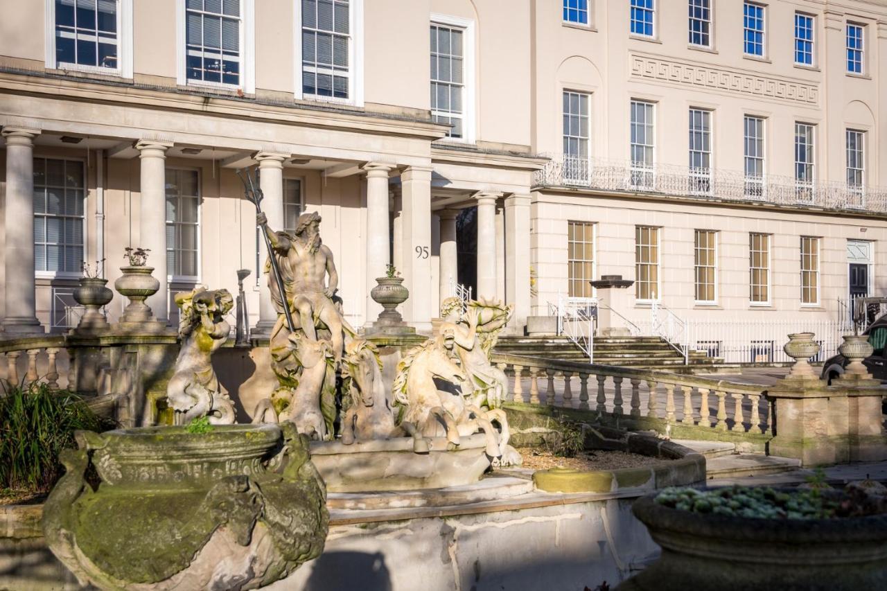 Elliot Oliver - Luxury 2 Bedroom Regency Apartment With Parking & Ev Charger Cheltenham Esterno foto