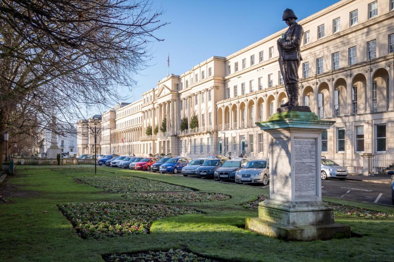 Elliot Oliver - Luxury 2 Bedroom Regency Apartment With Parking & Ev Charger Cheltenham Esterno foto