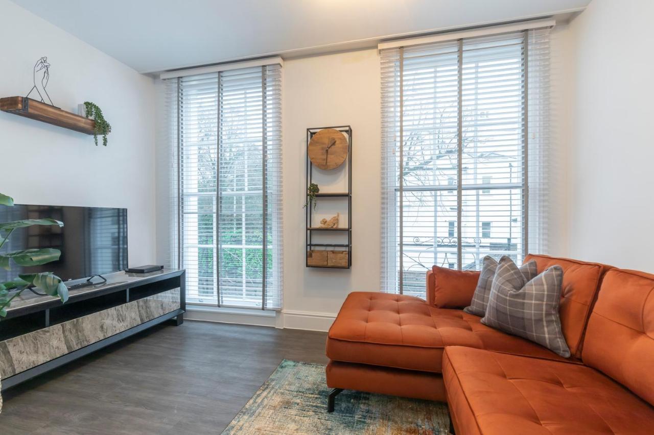 Elliot Oliver - Luxury 2 Bedroom Regency Apartment With Parking & Ev Charger Cheltenham Esterno foto