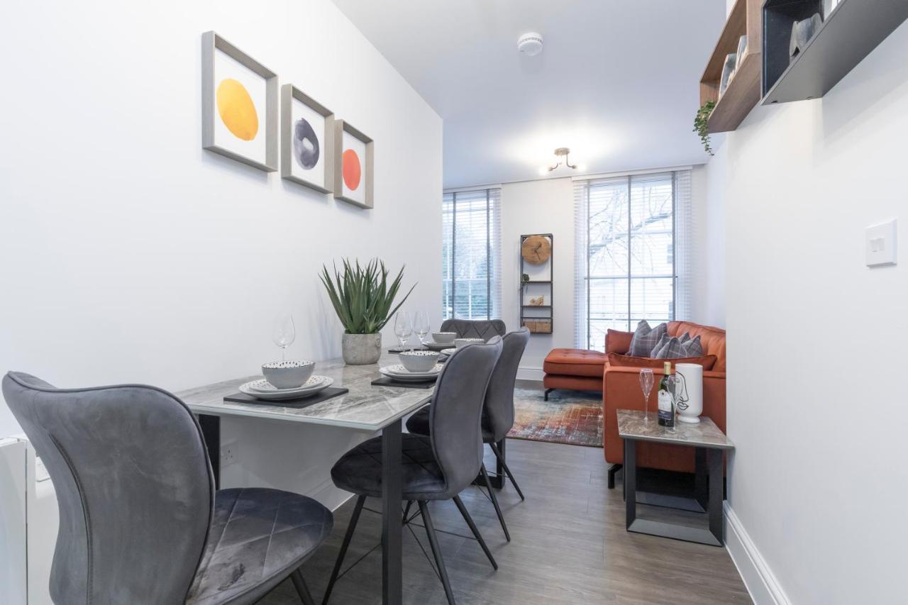 Elliot Oliver - Luxury 2 Bedroom Regency Apartment With Parking & Ev Charger Cheltenham Esterno foto