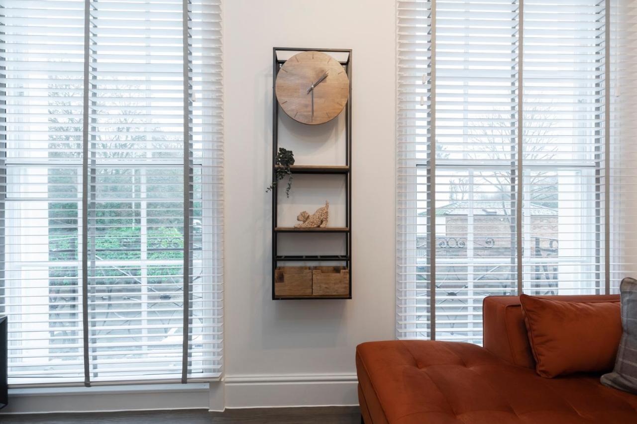 Elliot Oliver - Luxury 2 Bedroom Regency Apartment With Parking & Ev Charger Cheltenham Esterno foto
